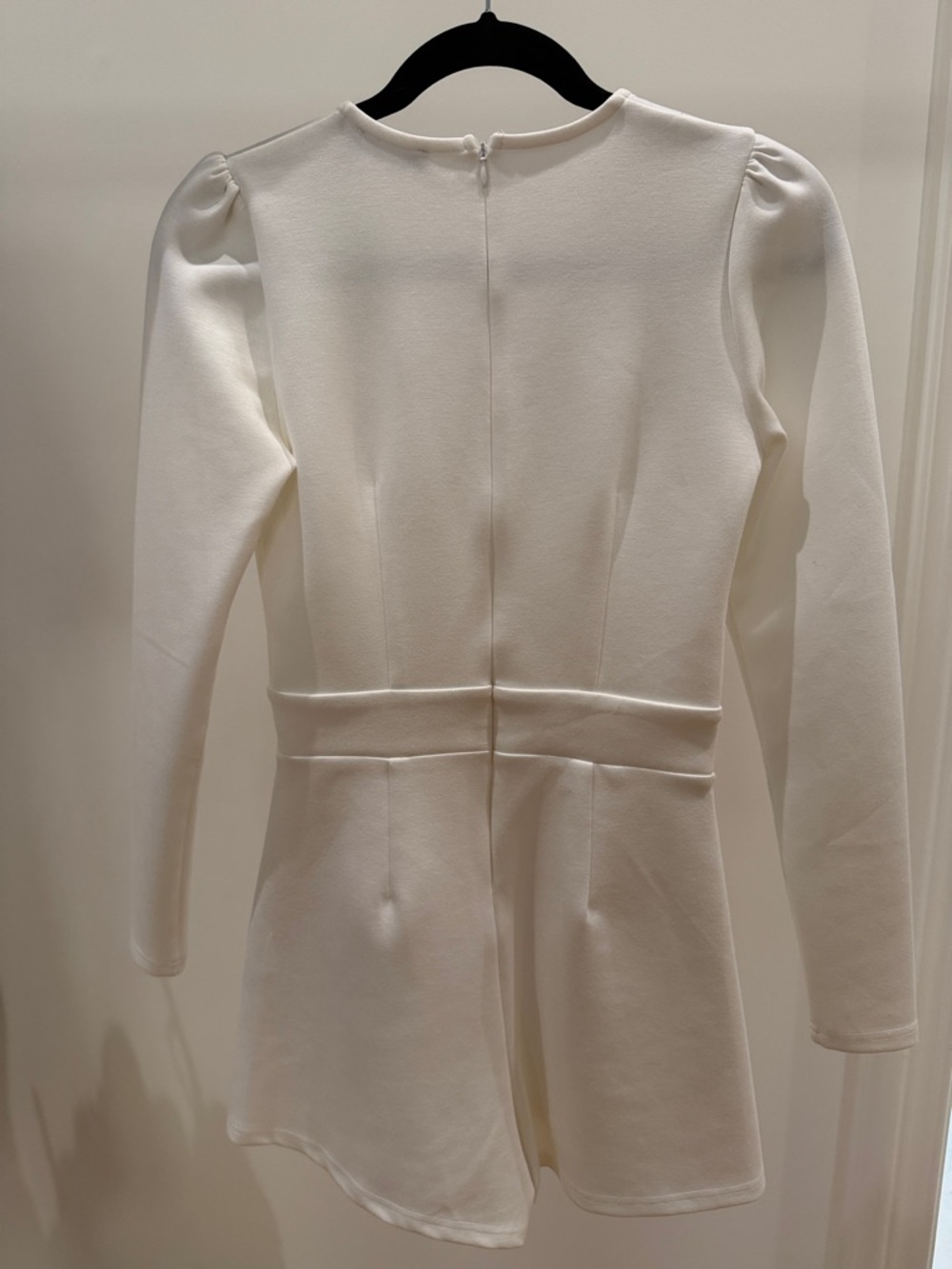 BABYBOO White V-Neck Long-Sleeve Pleated Romper w/ Pockets - Picture 3 of 4